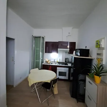 2 Pieces Plein Centre - 5 Personnes Apartament